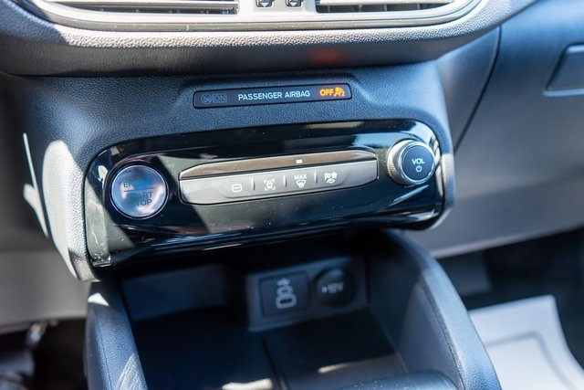 2025 Ford Escape Hybrid ST-Line Select photo 15