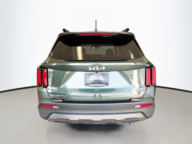 2023 Kia Sorento LX photo 4