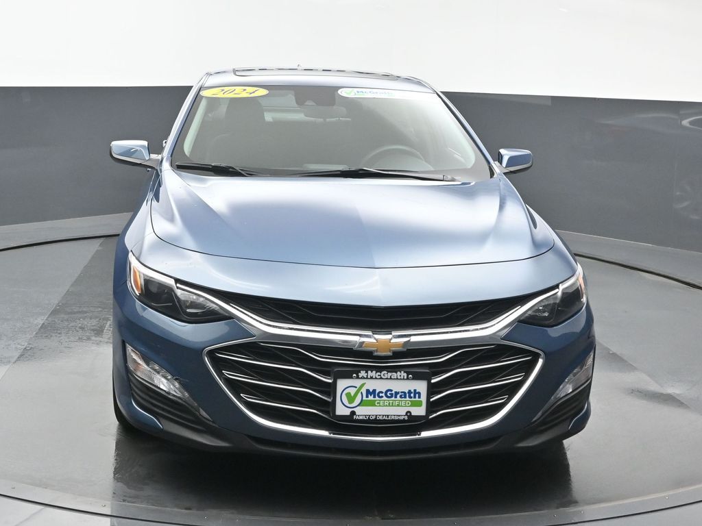 2024 Chevrolet Malibu 1LT photo 2
