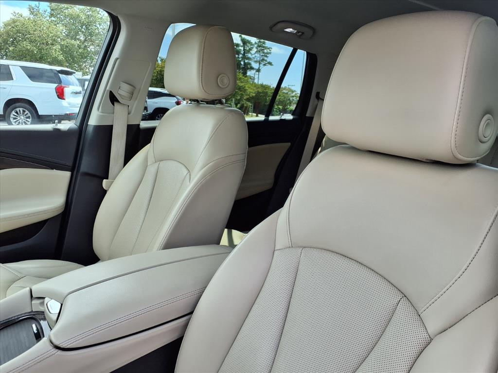 2020 Buick Envision Essence photo 16