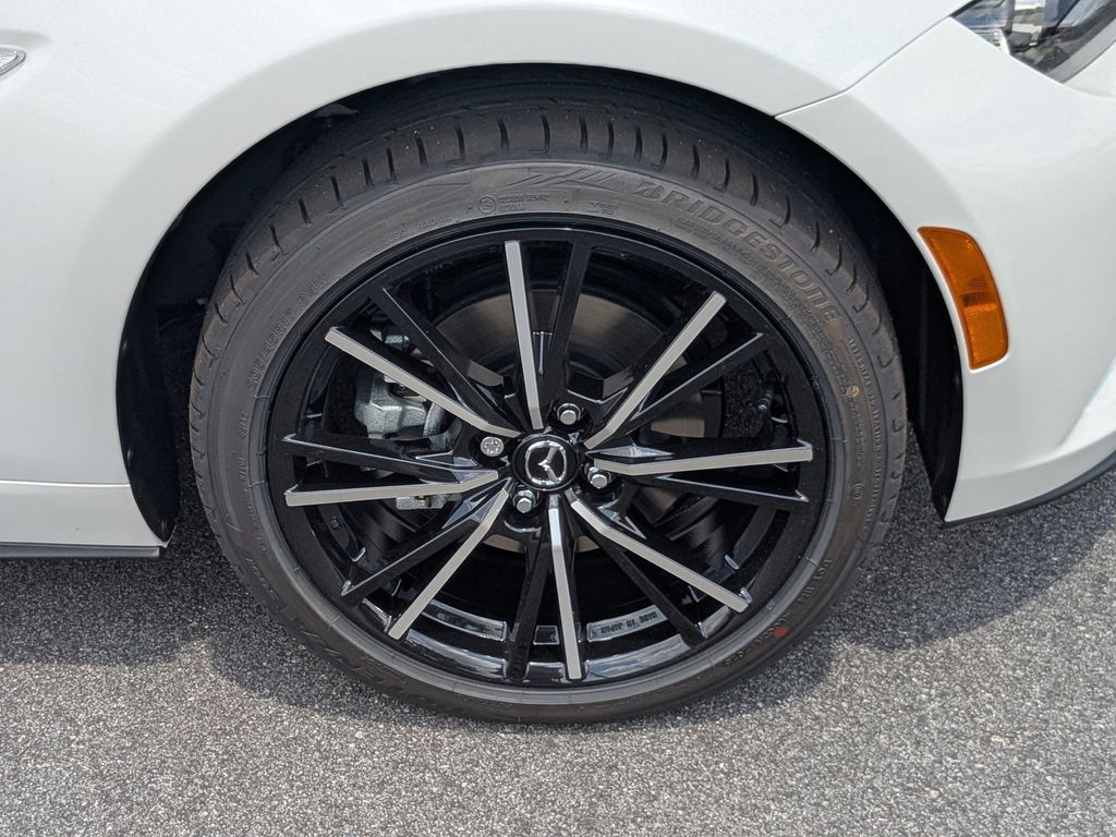2025 Mazda MX-5 Miata Miata RF Grand Touring photo 11