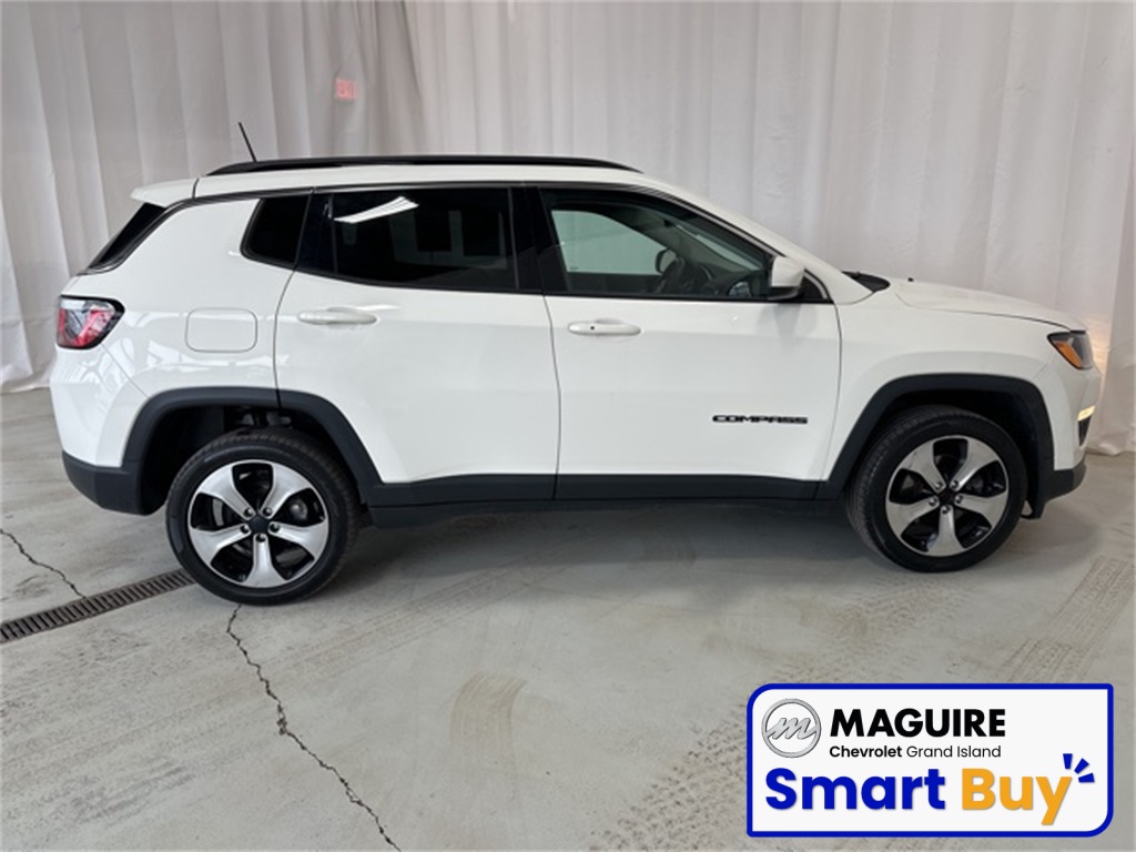 2017 Jeep Compass Latitude photo 2