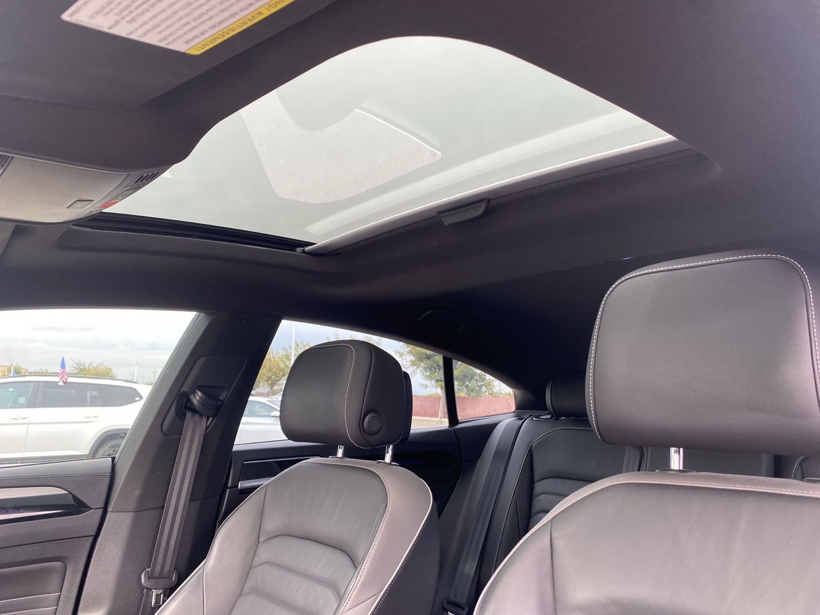 2021 Volkswagen Arteon SEL R-Line photo 12