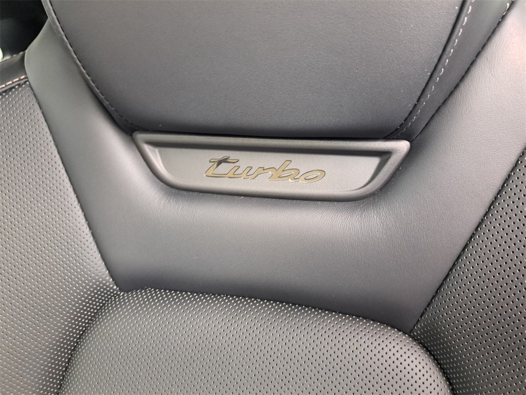 2024 Porsche Macan Electric Turbo photo 21