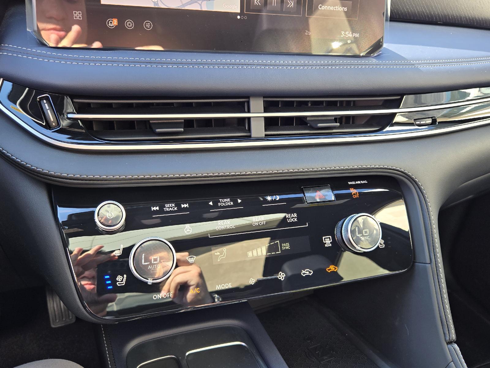 2026 Infiniti QX60 Luxe photo 24
