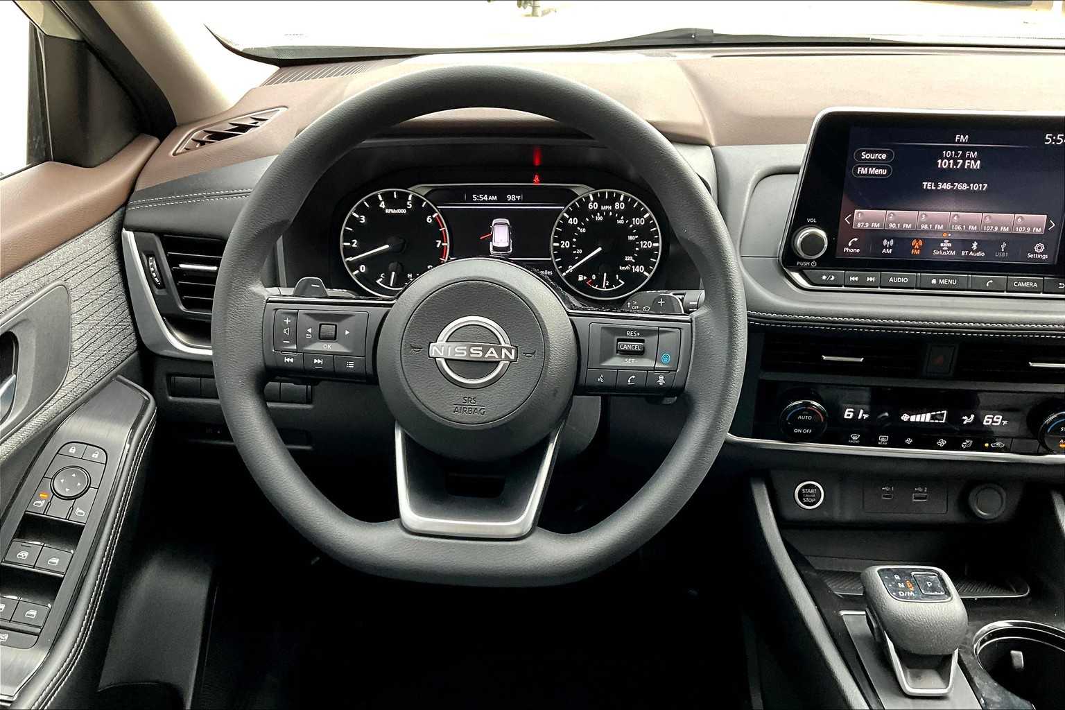 2023 Nissan Rogue SV photo 5