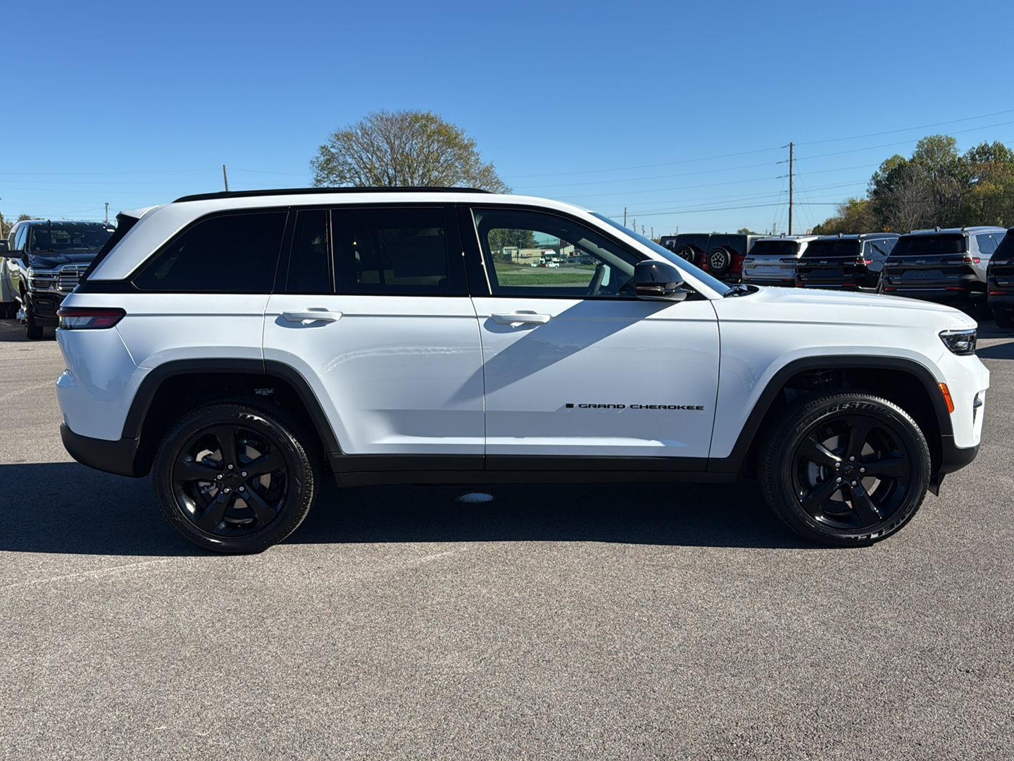 2025 Jeep Grand Cherokee Altitude X photo 4