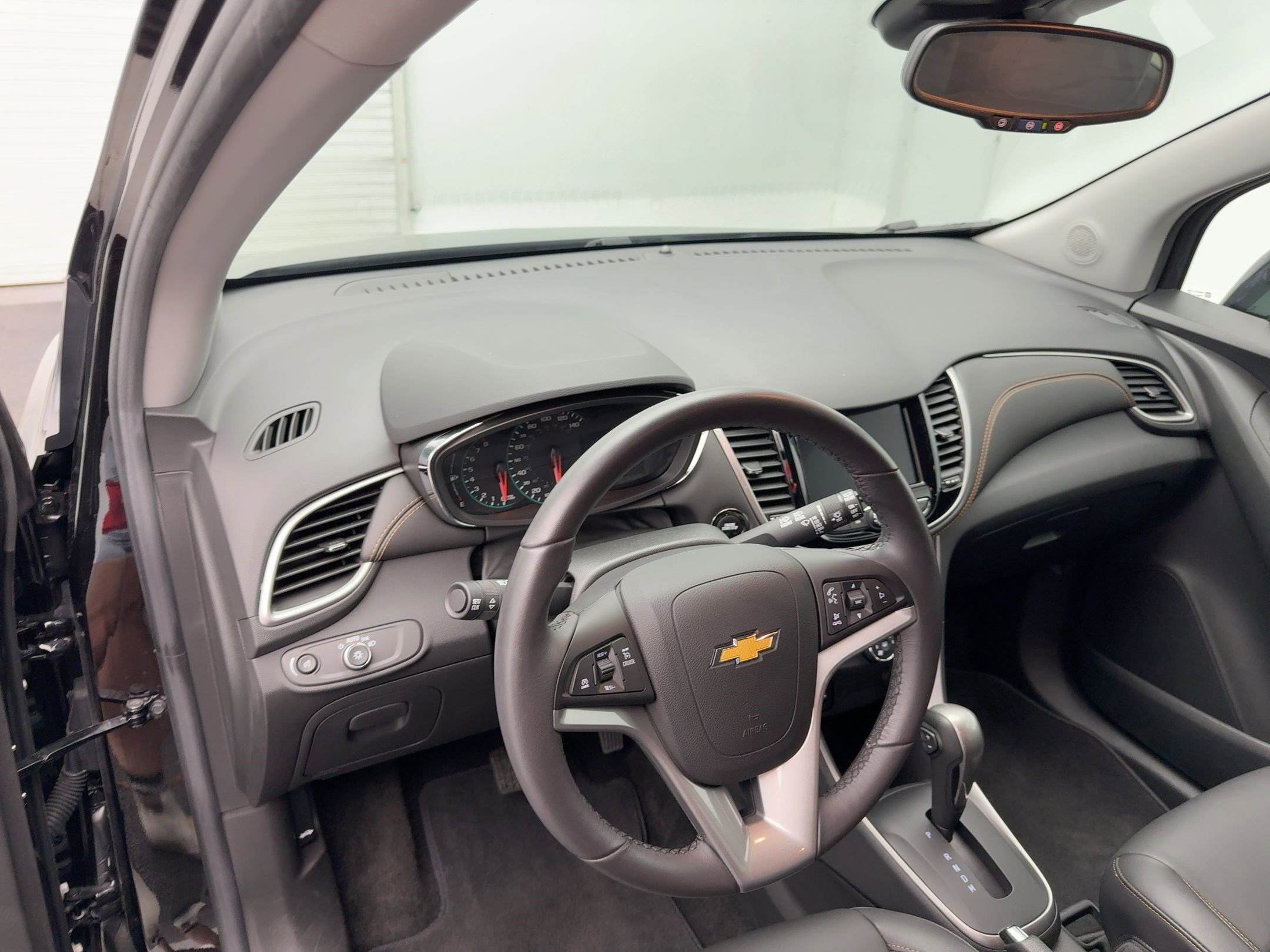 2022 Chevrolet Trax LT photo 4