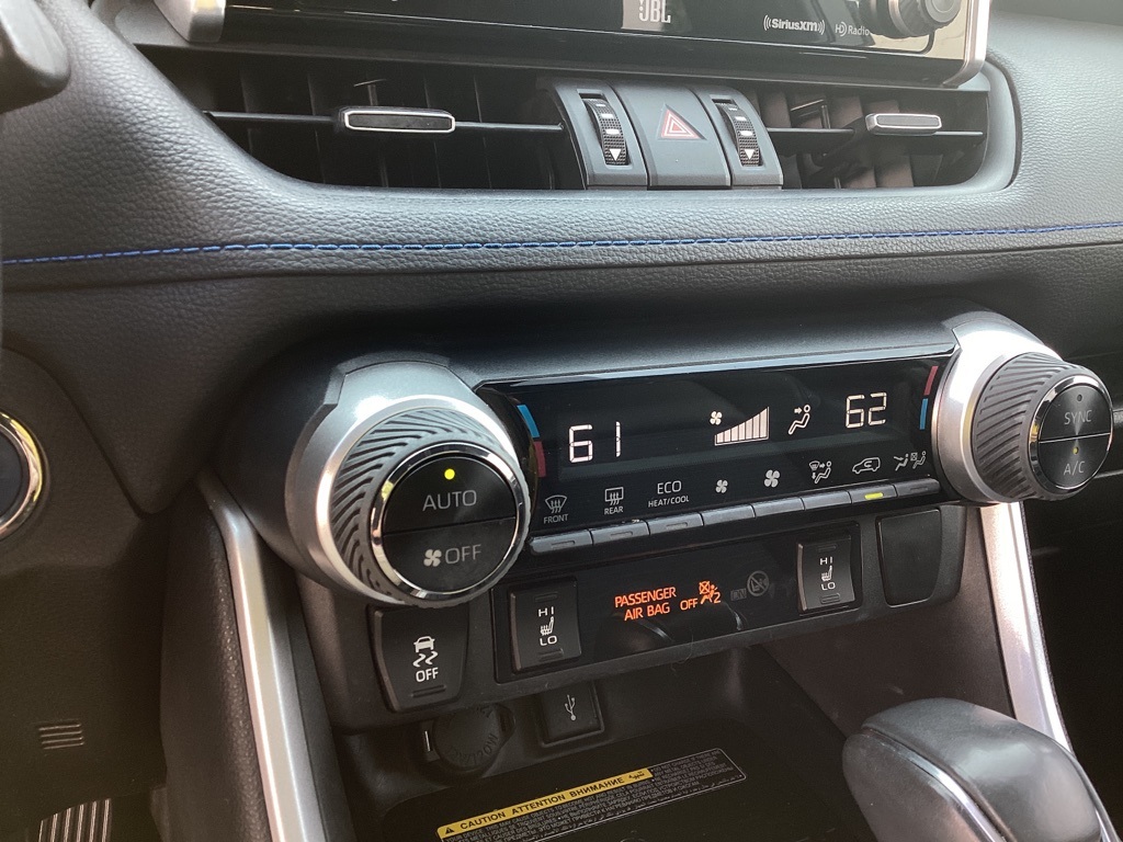 2020 Toyota RAV4 Hybrid XSE photo 6