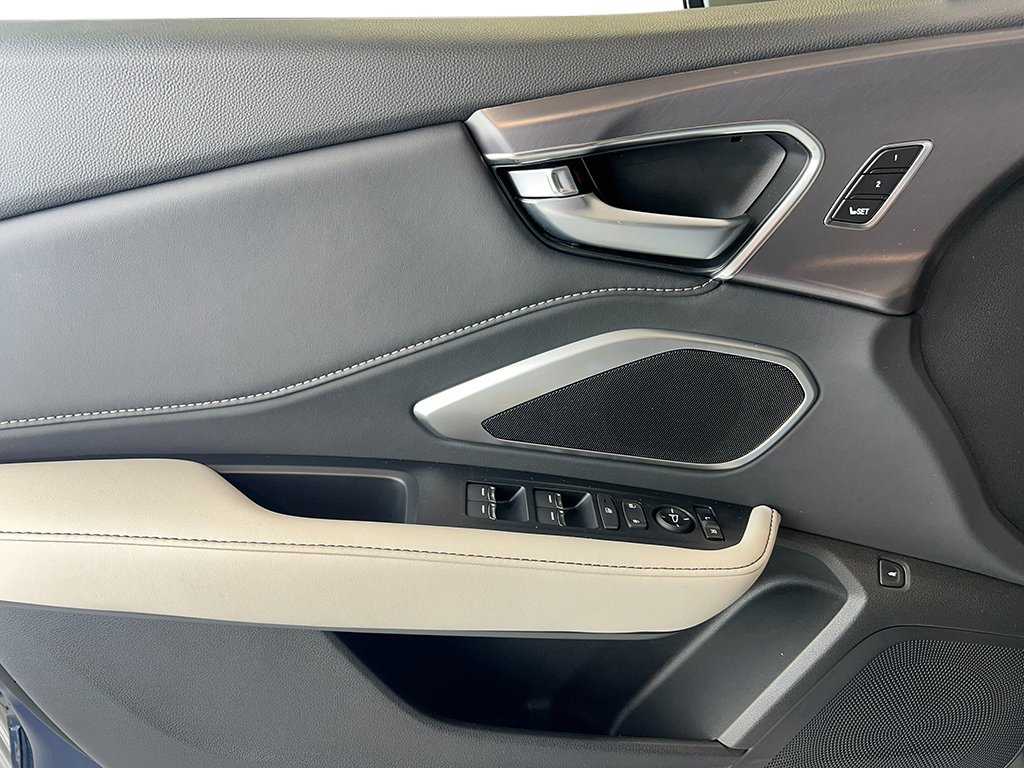 2025 Acura RDX photo 12