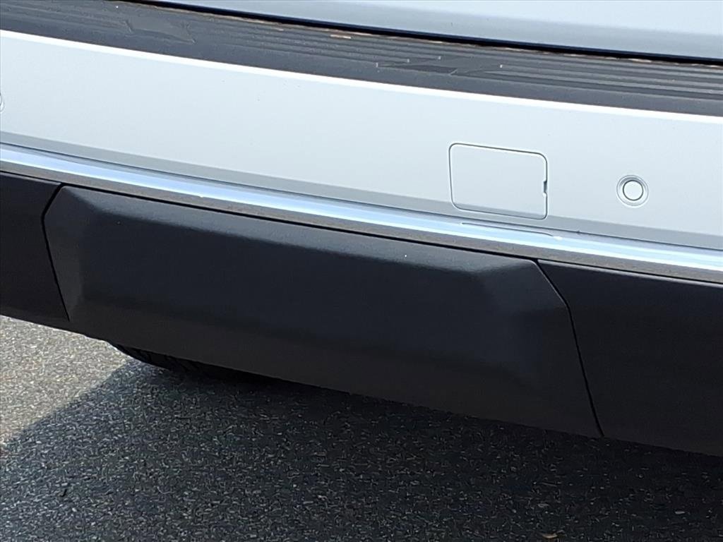2025 Chevrolet Suburban LS photo 27