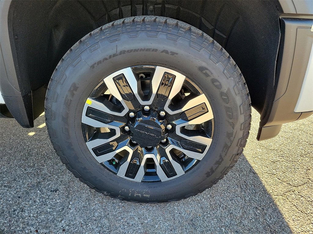 2026 Gmc Sierra 2500 HD Denali Ultimate photo 14