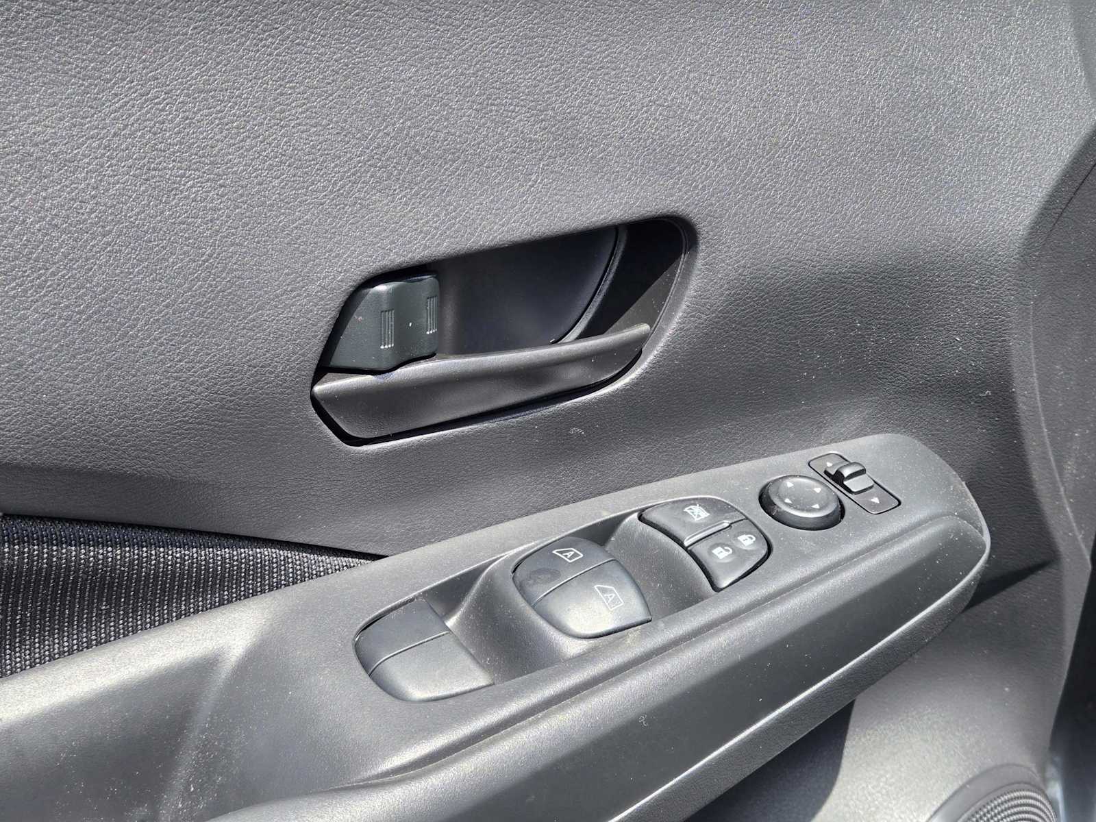 2025 Nissan Kicks Play S photo 18