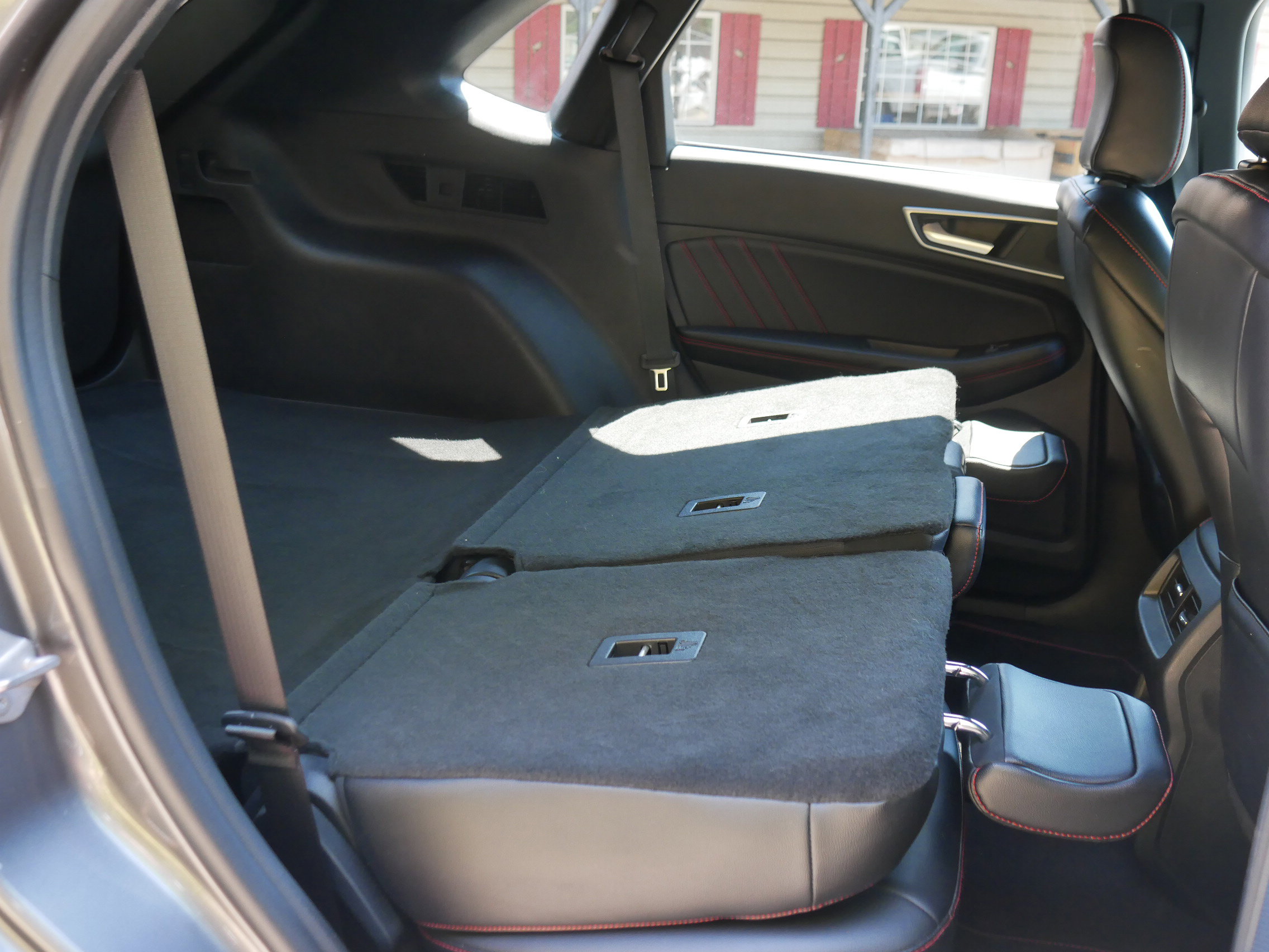 2024 Ford Edge ST-Line photo 27