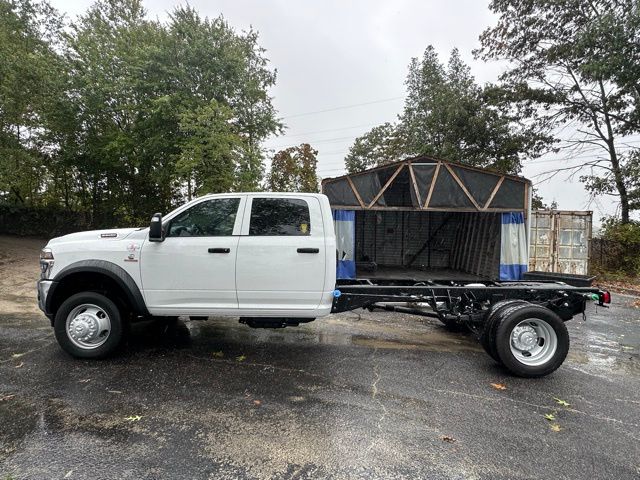 2026 Ram 5500 Tradesman photo 3