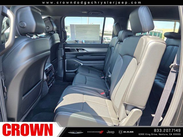 2025 Jeep Wagoneer Base photo 13