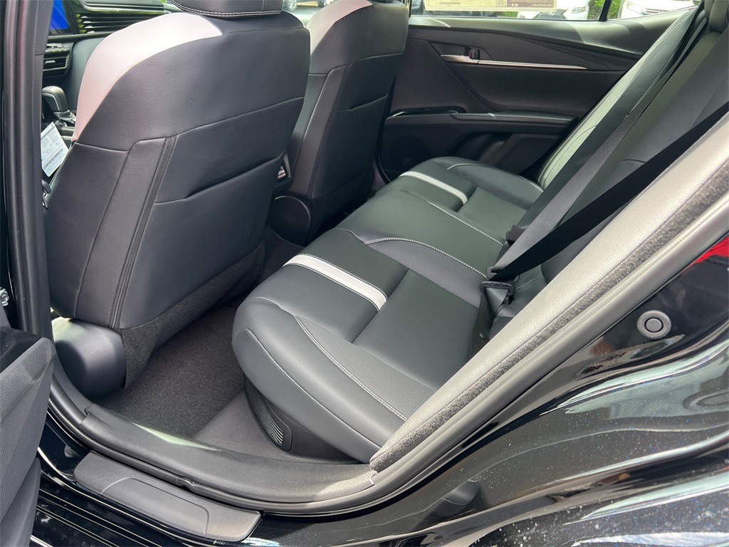 2025 Toyota Camry SE photo 20