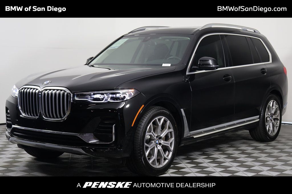 2021 BMW X7 40i's photo