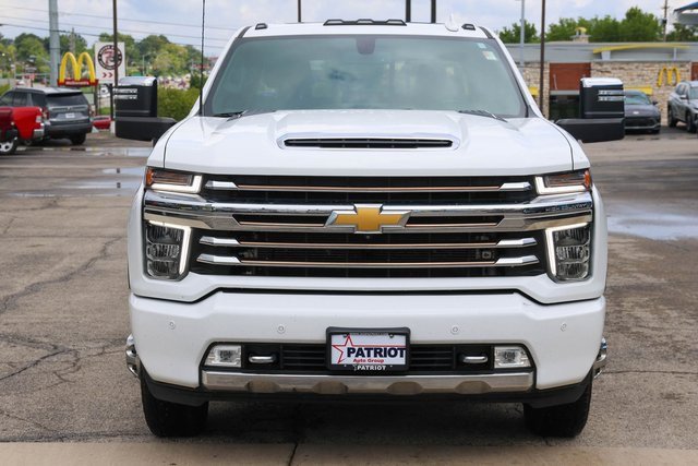 2022 Chevrolet Silverado 3500HD High Country photo 2