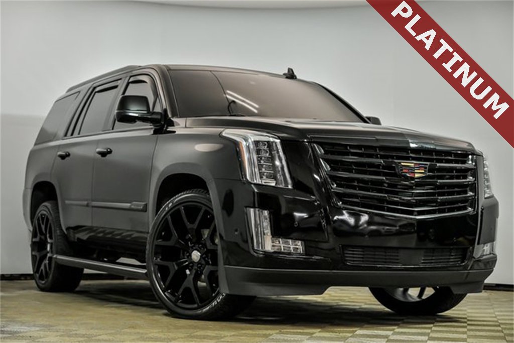 2018 Cadillac Escalade Platinum's photo