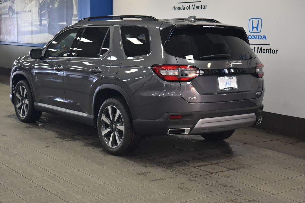 2025 Honda Pilot Touring photo 5