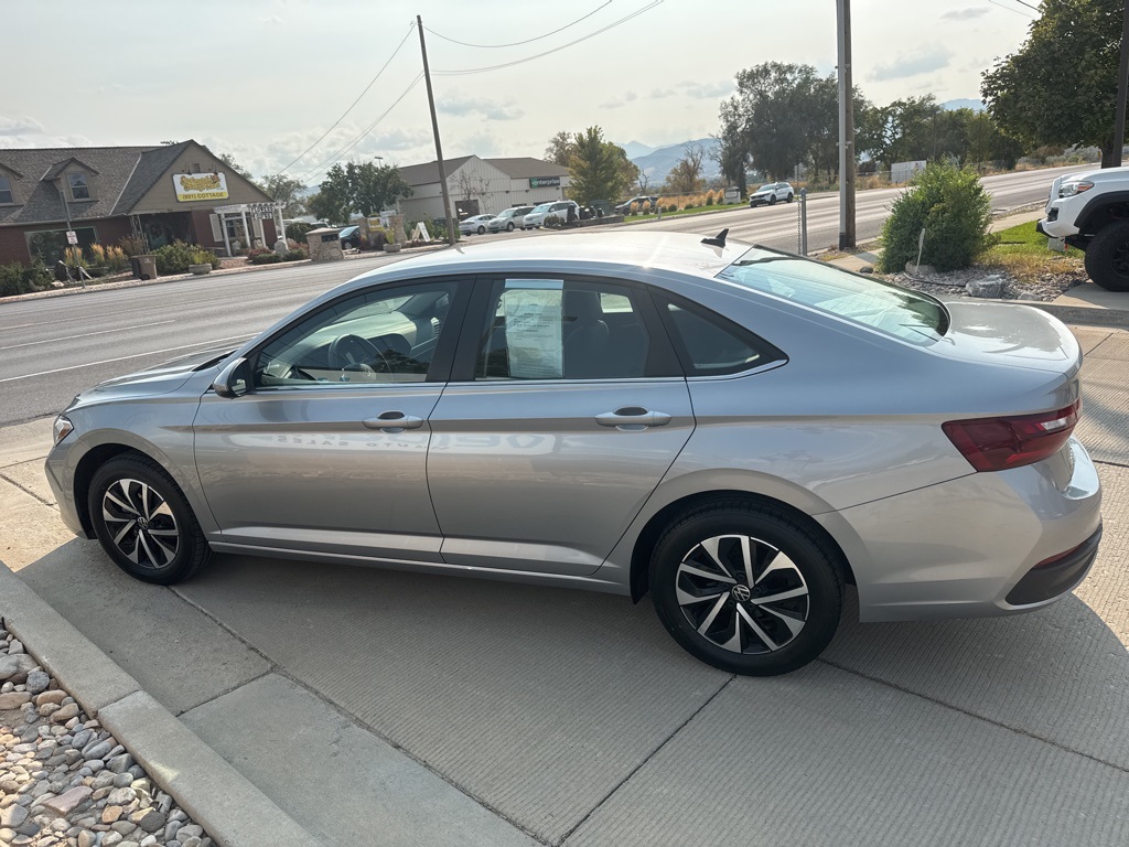 2024 Volkswagen Jetta 1.5T S photo 3