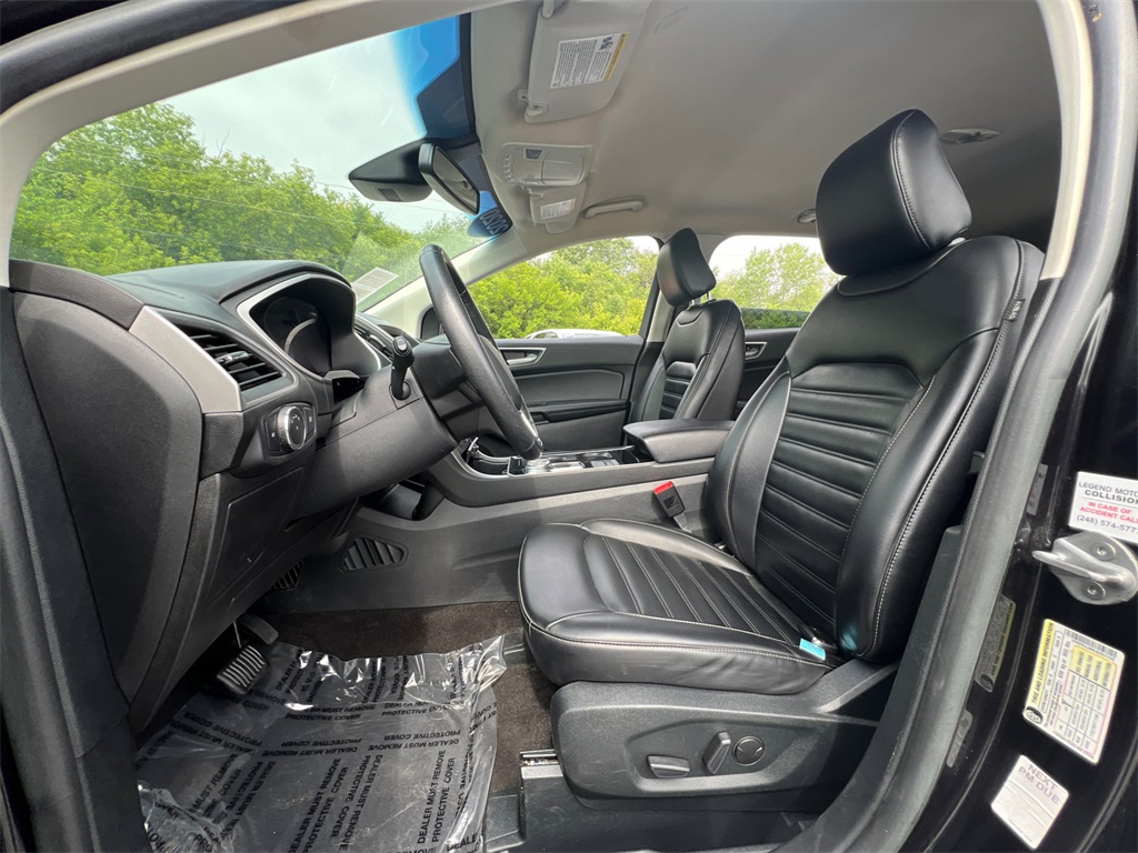 2020 Ford Edge SEL photo 25