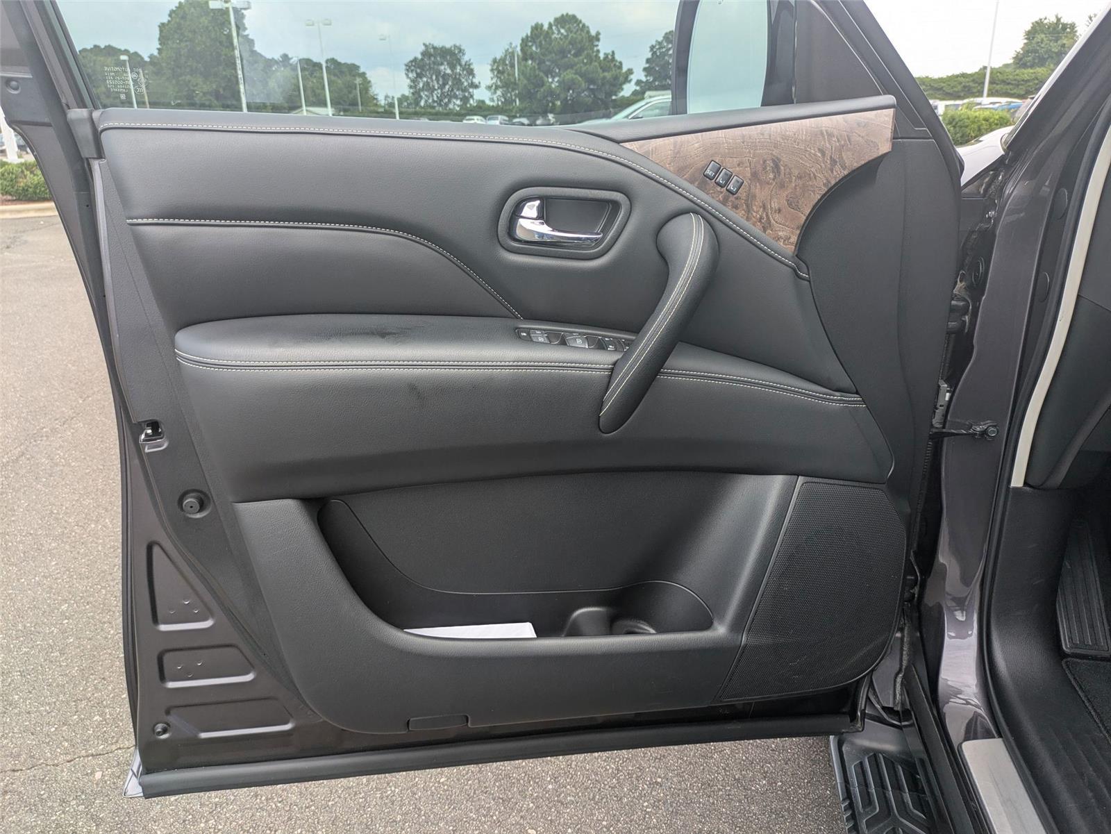 2024 Infiniti QX80 Premium Select photo 9