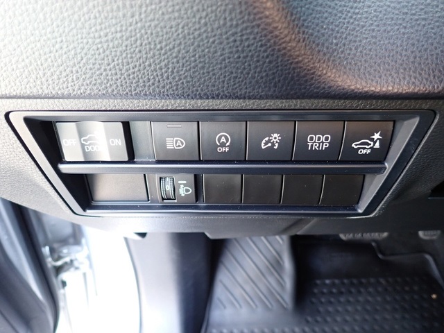 2023 Toyota Tundra SR5 CrewMax photo 16