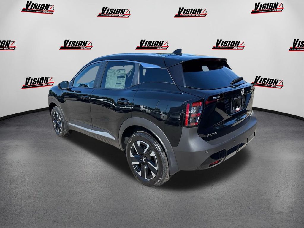2025 Nissan Kicks SV photo 7