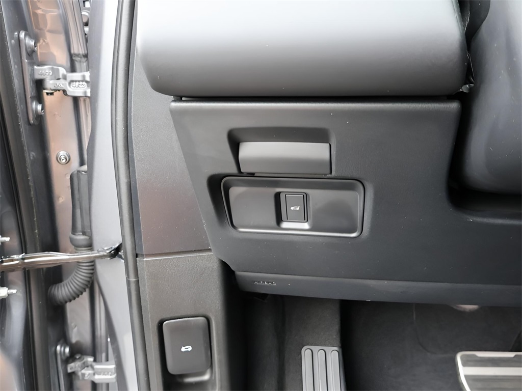 2024 Land Rover Range Rover Evoque Dynamic SE photo 29