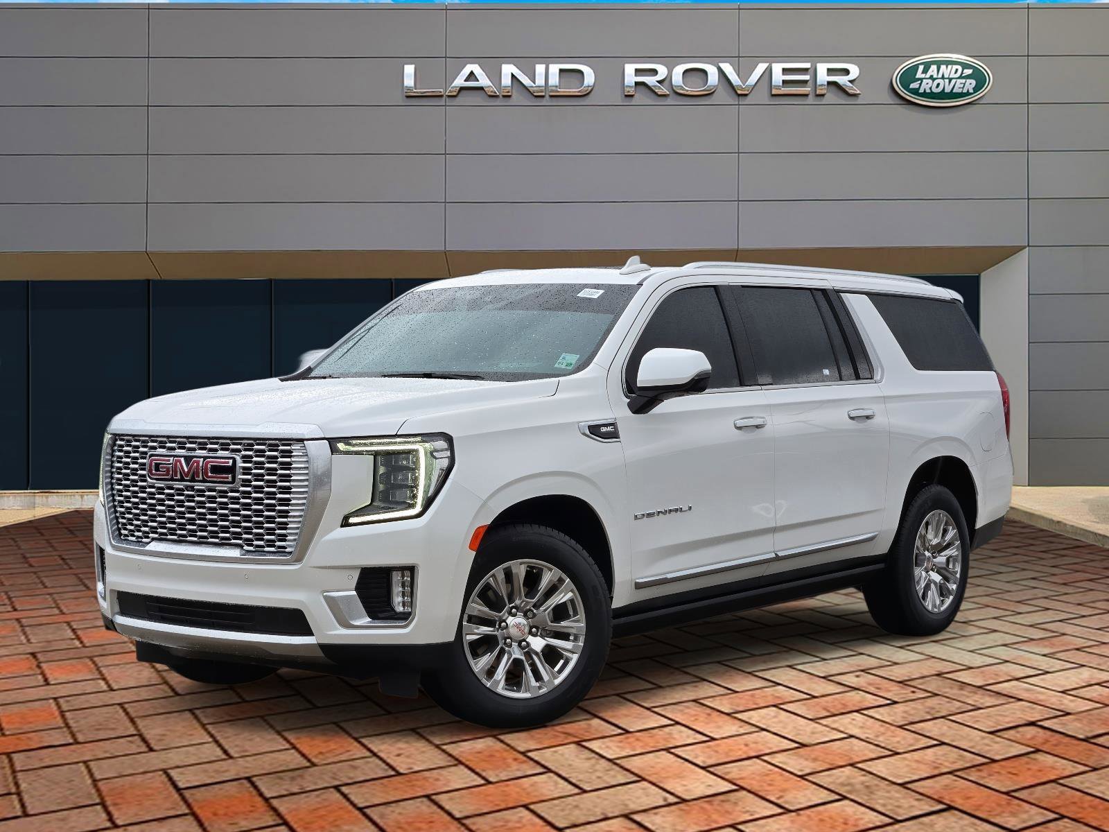 2022 GMC Yukon XL Denali's photo