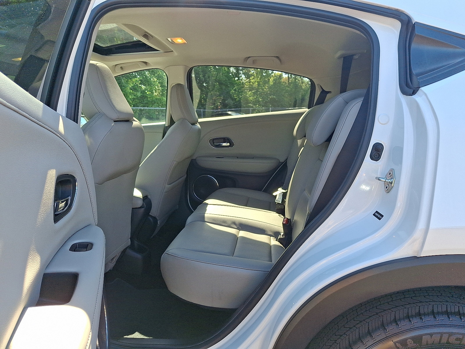 2019 Honda HR-V EX-L photo 10