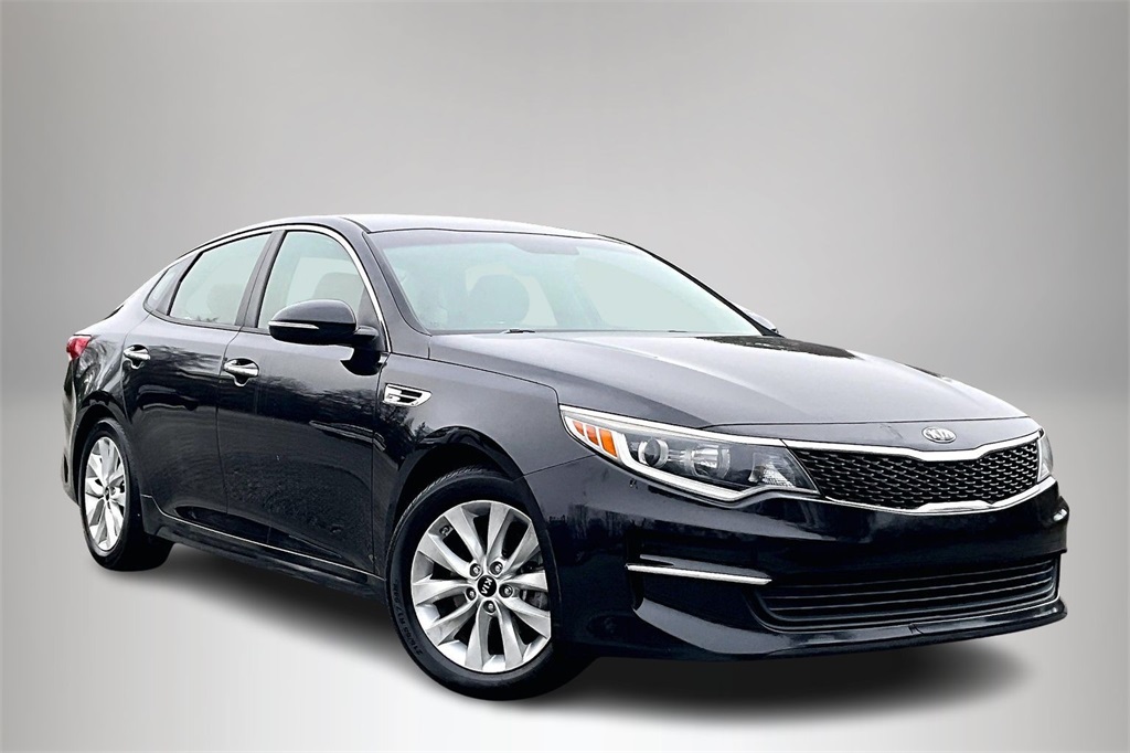 2018 Kia Optima LX's photo