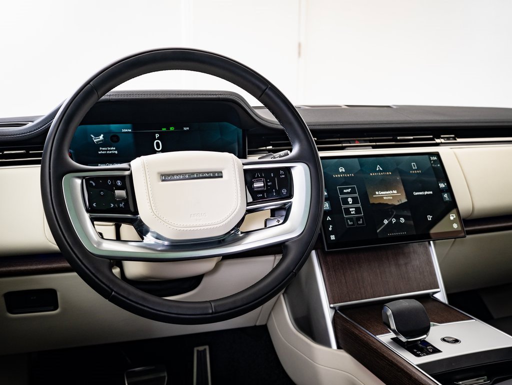 2024 Land Rover Range Rover SE photo 4