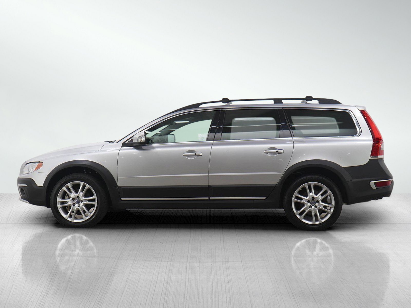 Used 2016 Volvo XC70 Premier with VIN YV4612NK8G1241397 for sale in Hopkins, Minnesota