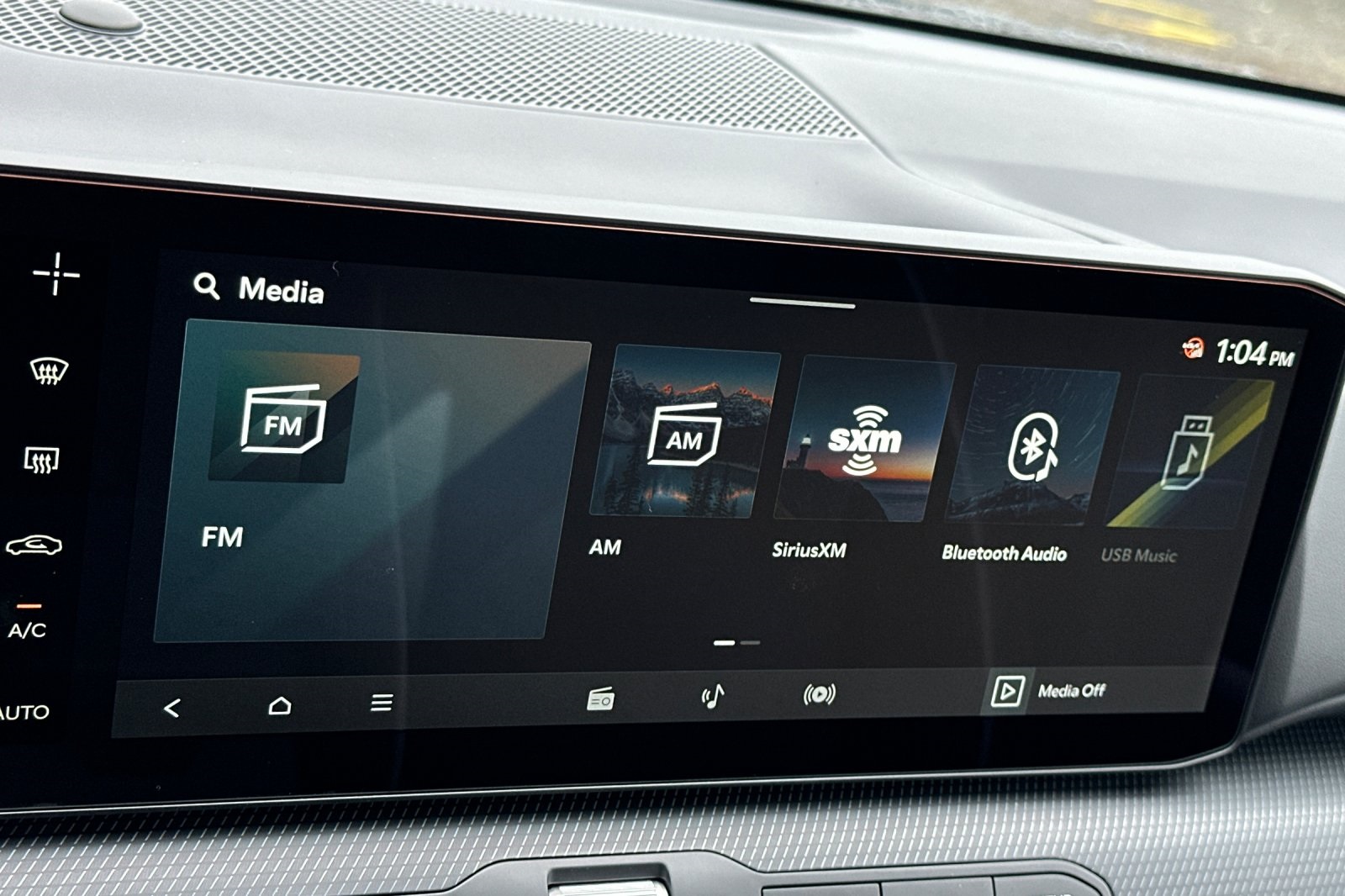 2025 Kia K4 GT-Line photo 12