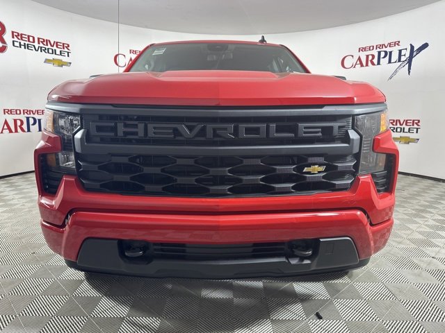 2025 Chevrolet Silverado 1500 Custom photo 2