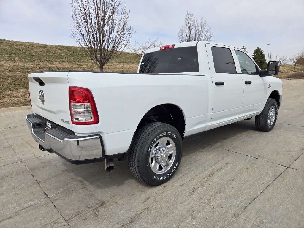 2024 Ram 2500 Tradesman photo 3