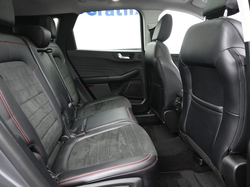 2022 Ford Escape SEL photo 4