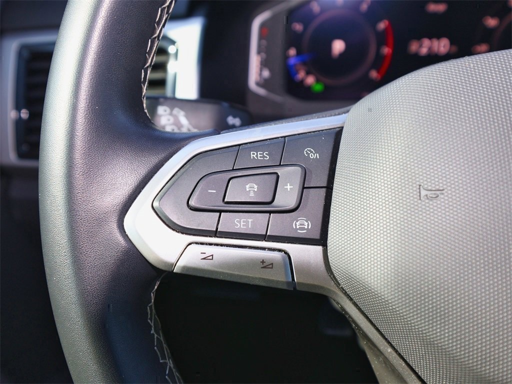 2022 Volkswagen Atlas Cross Sport V6 SE Technology photo 18