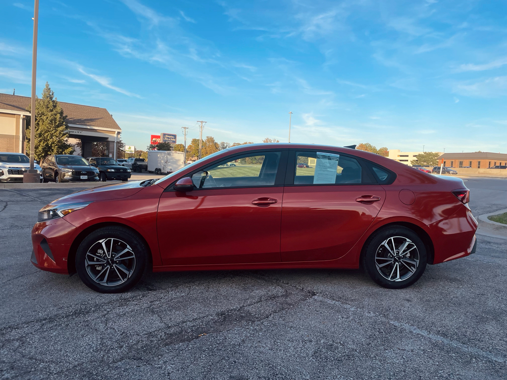 Used 2023 Kia Forte LXS with VIN 3KPF24AD5PE511900 for sale in Kansas City