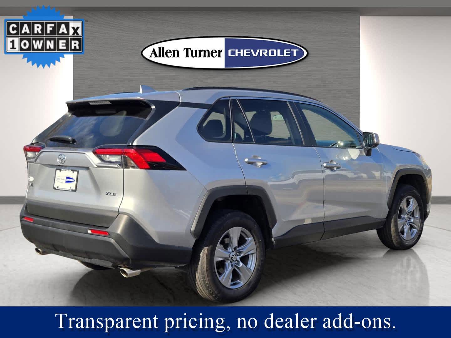 2024 Toyota RAV4 XLE photo 4