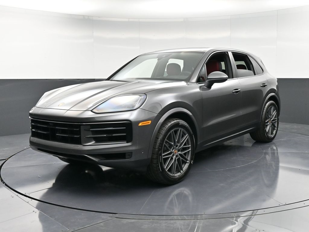 2025 Porsche Cayenne photo 4