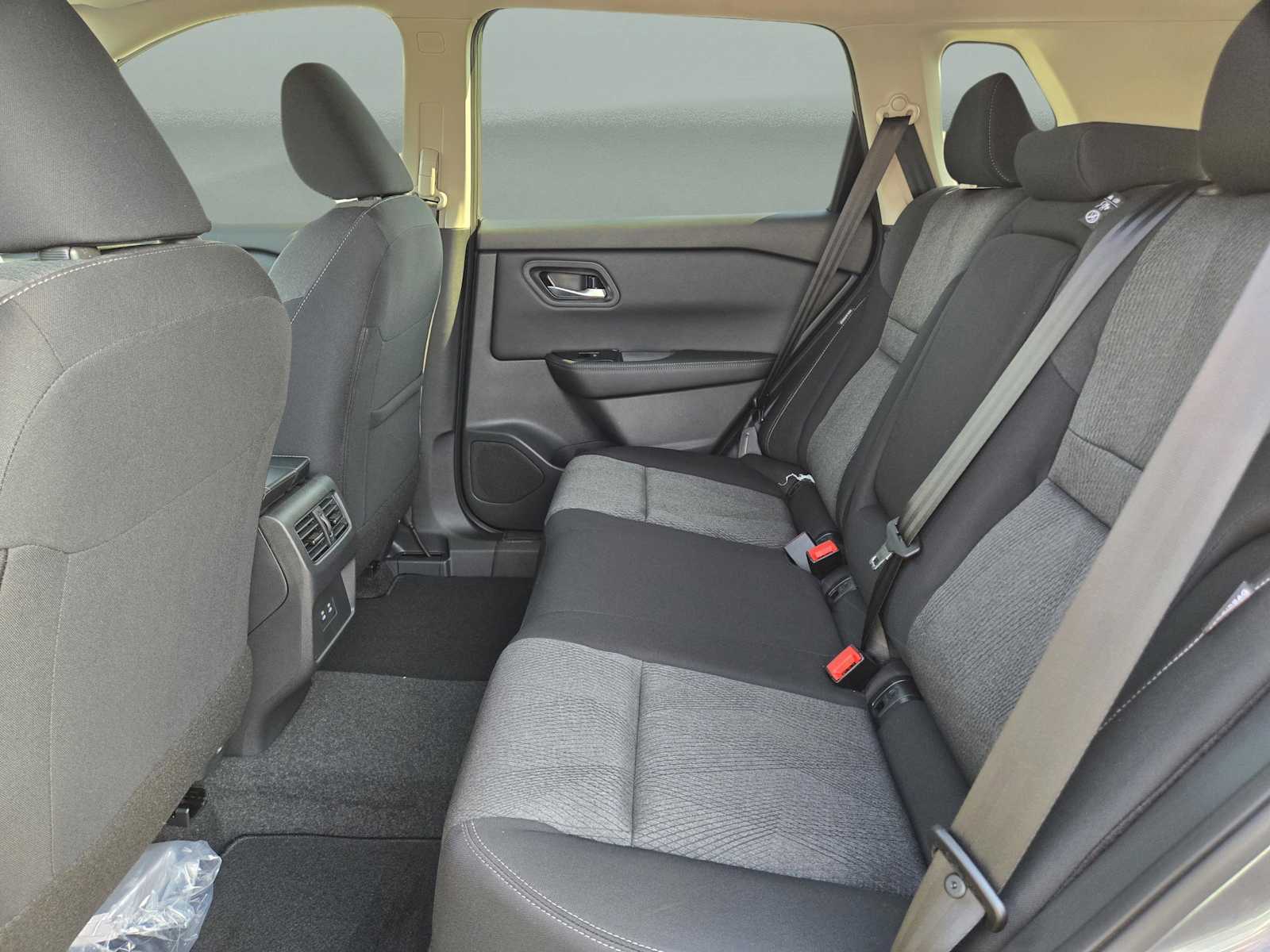 2026 Nissan Rogue SV photo 12