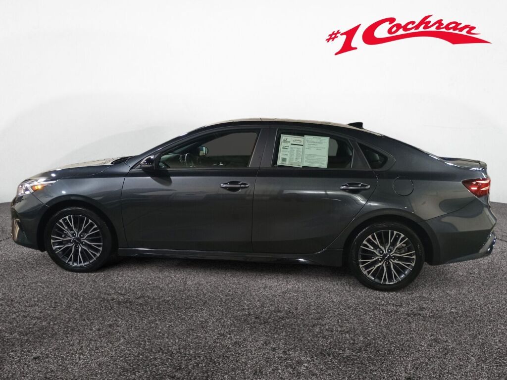 2024 Kia Forte GT-Line photo 4