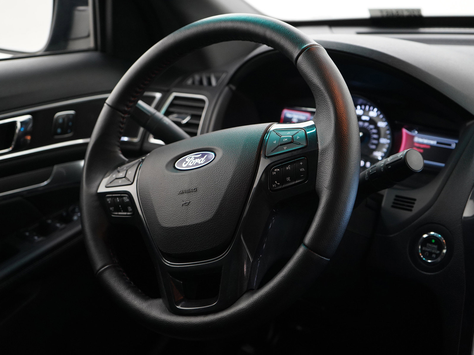 2017 Ford Explorer Sport photo 13