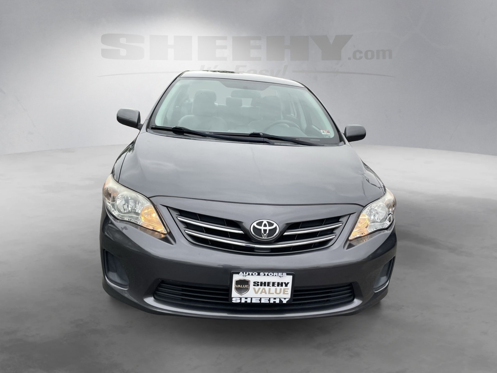 2013 Toyota Corolla LE photo 2