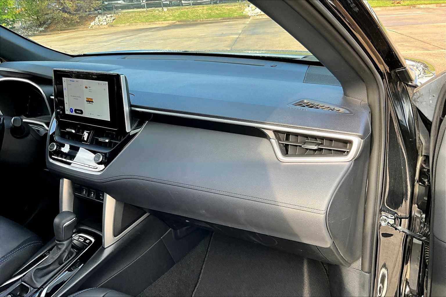 2023 Toyota Corolla Hybrid XSE photo 16