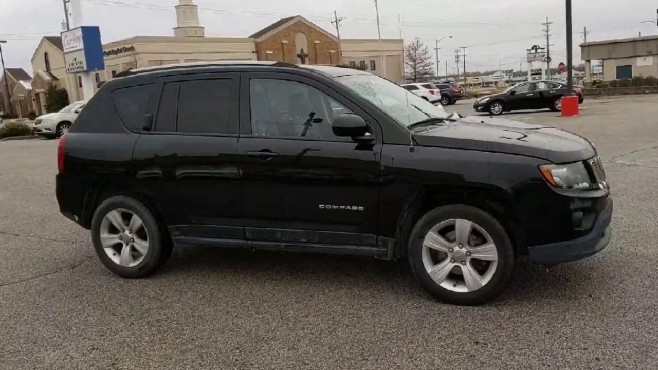 2016 Jeep Compass Latitude photo 2